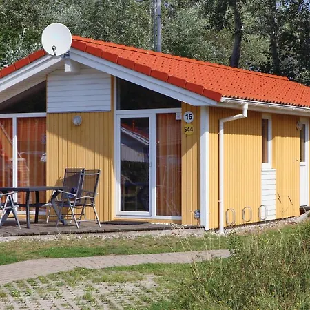 Freibeuterweg 16 - Dorf 5 O * Priwall